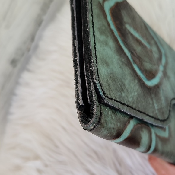 NWOT BOUTIQUE LEATHER COMPANY LARGE CLUTCH/WALLET - Picture 4 of 11